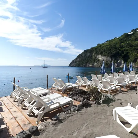 Giardino Delle Ninfe E La Fenice ايسكيا