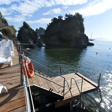 Giardino Delle Ninfe E La Fenice فندق 3*