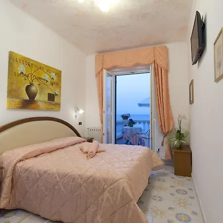 Giardino Delle Ninfe E La Fenice 3* ايسكيا