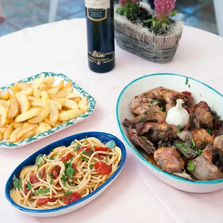 Giardino Delle Ninfe E La Fenice Ischia