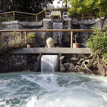 Giardino Delle Ninfe E La Fenice Ischia