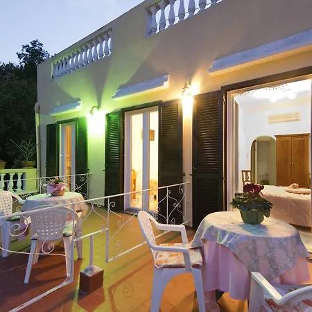 Giardino Delle Ninfe E La Fenice Ischia