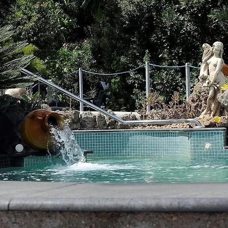 Giardino Delle Ninfe E La Fenice Ischia