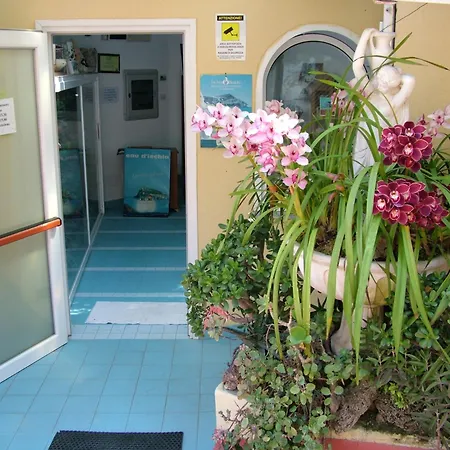Giardino Delle Ninfe E La Fenice Ischia