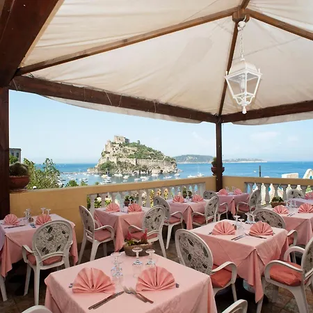 Giardino Delle Ninfe E La Fenice Ischia