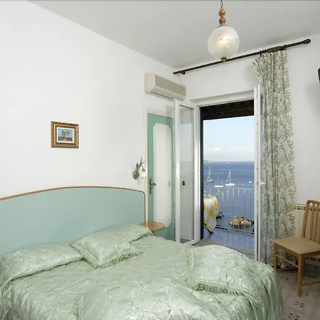 Giardino Delle Ninfe E La Fenice Hotel