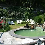 Giardino Delle Ninfe E La Fenice 이스키아