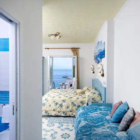 Giardino Delle Ninfe E La Fenice מלון