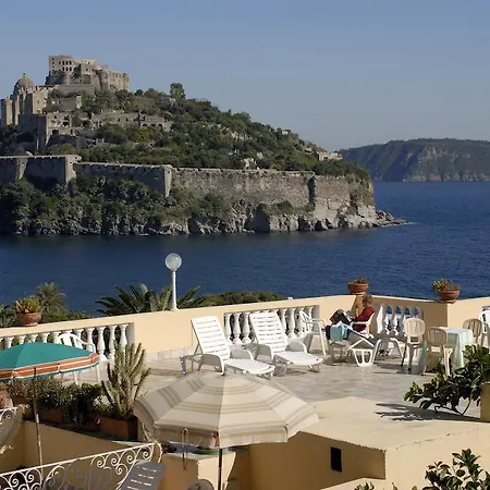 Giardino Delle Ninfe E La Fenice מלון 3*